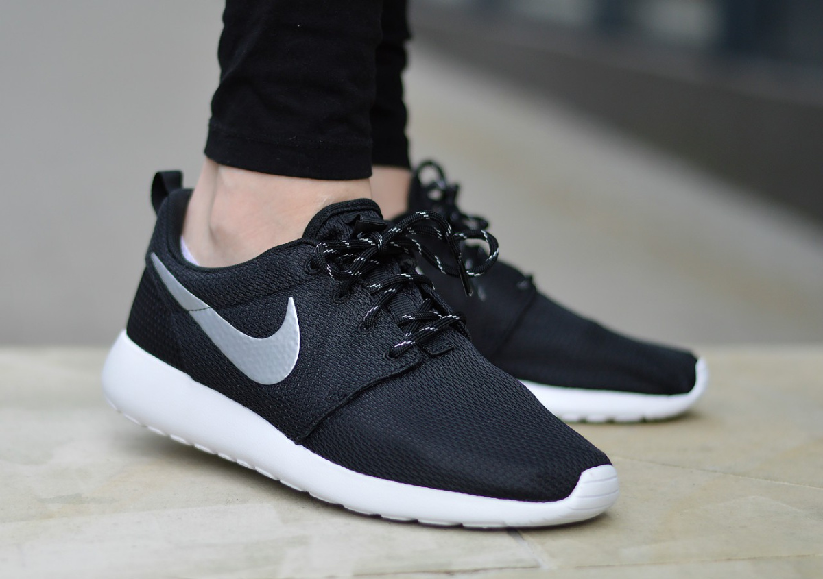 studio 88 nike roshe price